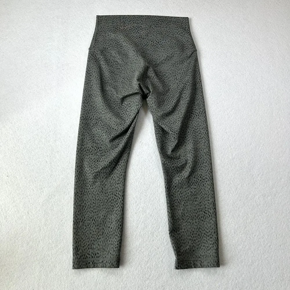 Lululemon‎ Leggings Sz 6 (No Tag) Gray Wunder Under Crop Roll Down Dottie Dash